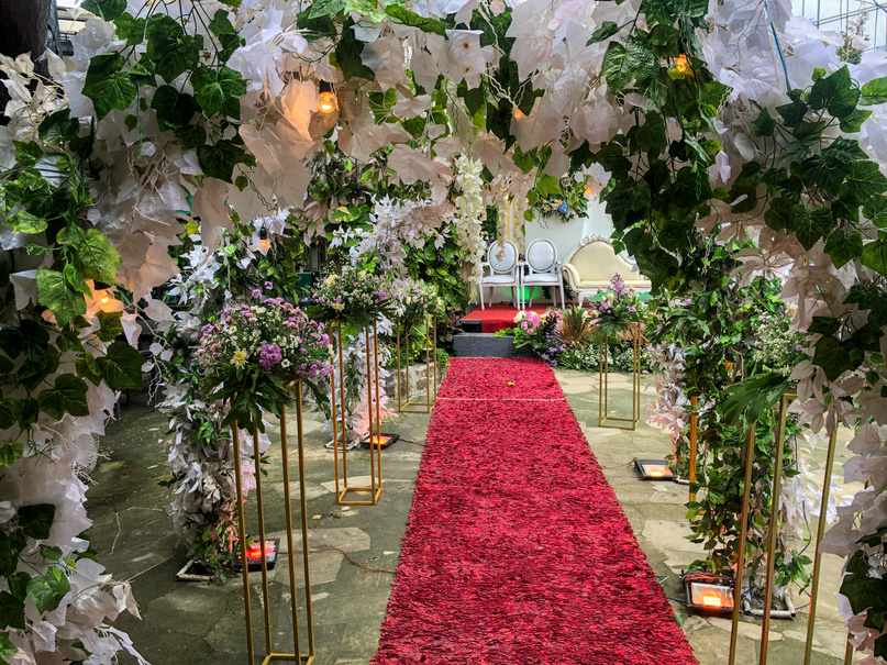 Indonesian Simple Elegant Wedding Decor Stage